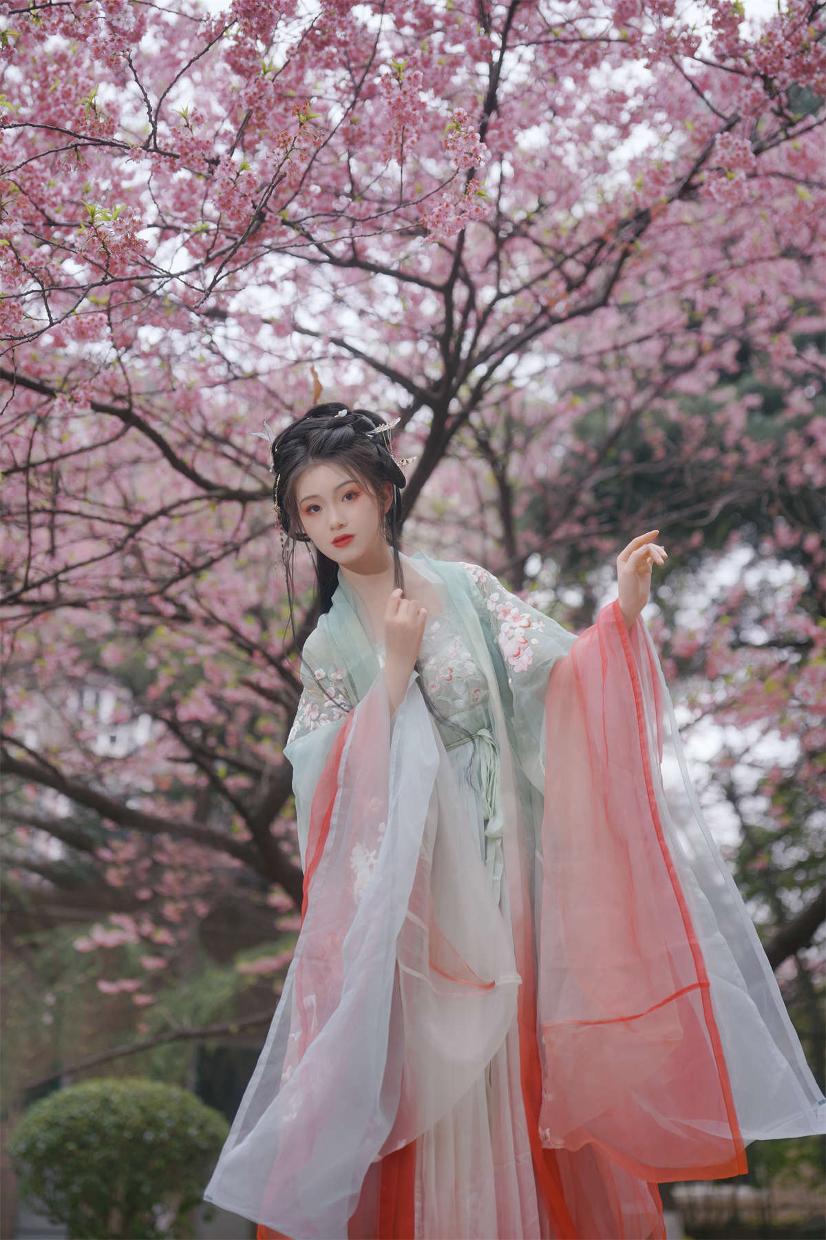 YITUYU艺图语 2023.03.21 弄花香满衣 悦璃插图1