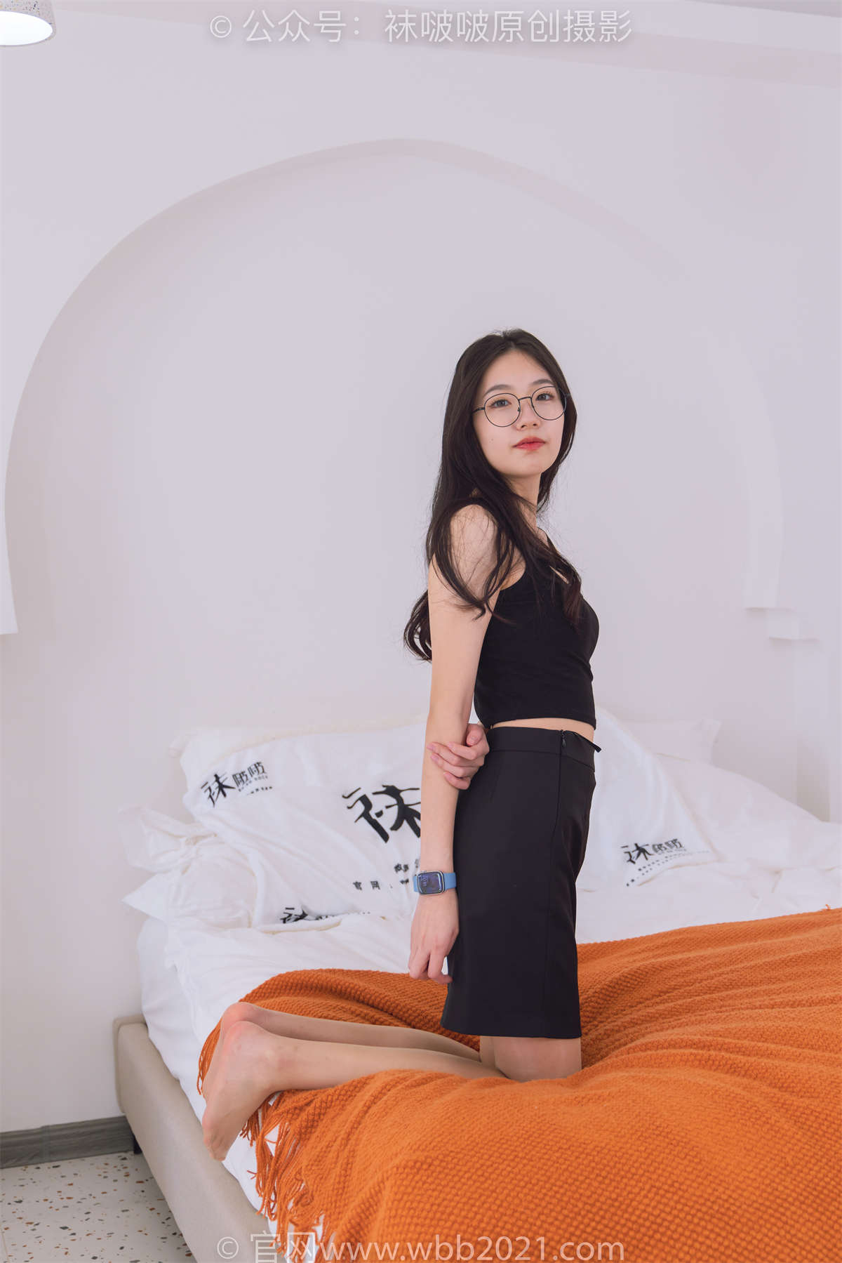 袜啵啵 No.266 小甜豆-高跟鞋、油亮肉丝（脚尖透明款）花絮版-日更街拍