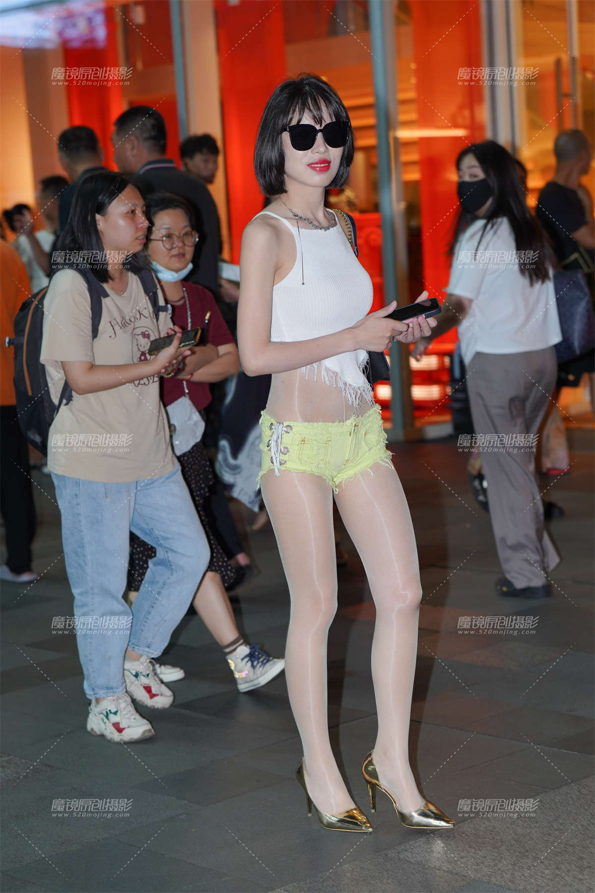 图片[2]-亮丝热裤-日更街拍