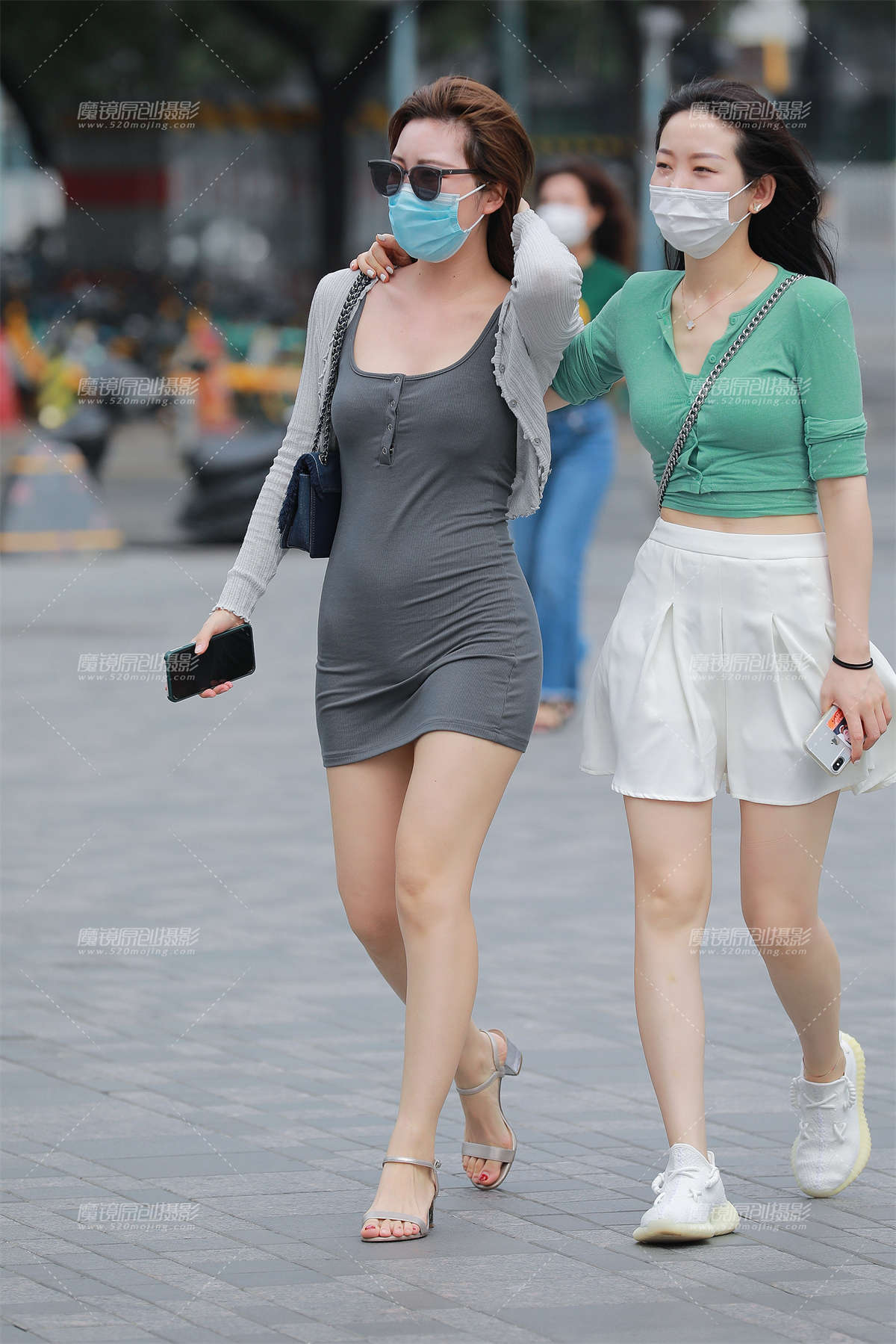 【玻璃赛帖】丰韵性感灰色包臀裙-日更街拍