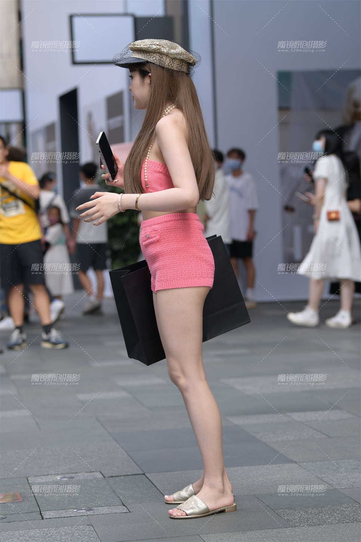 图片[2]-粉色热裤女孩-日更街拍