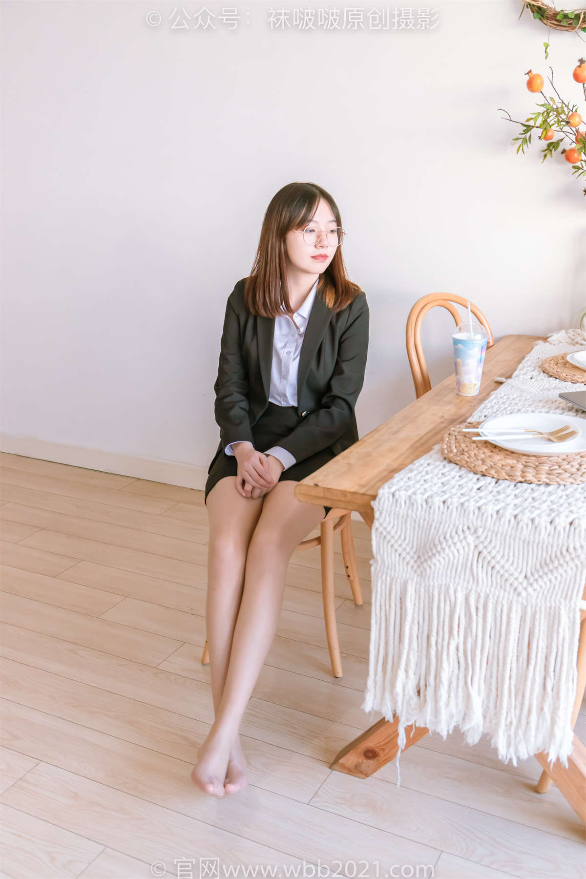 图片[2]-袜啵啵 No.267 小甜豆-高跟鞋、油亮肉丝（脚尖透明款）、ol制服 花絮版-日更街拍