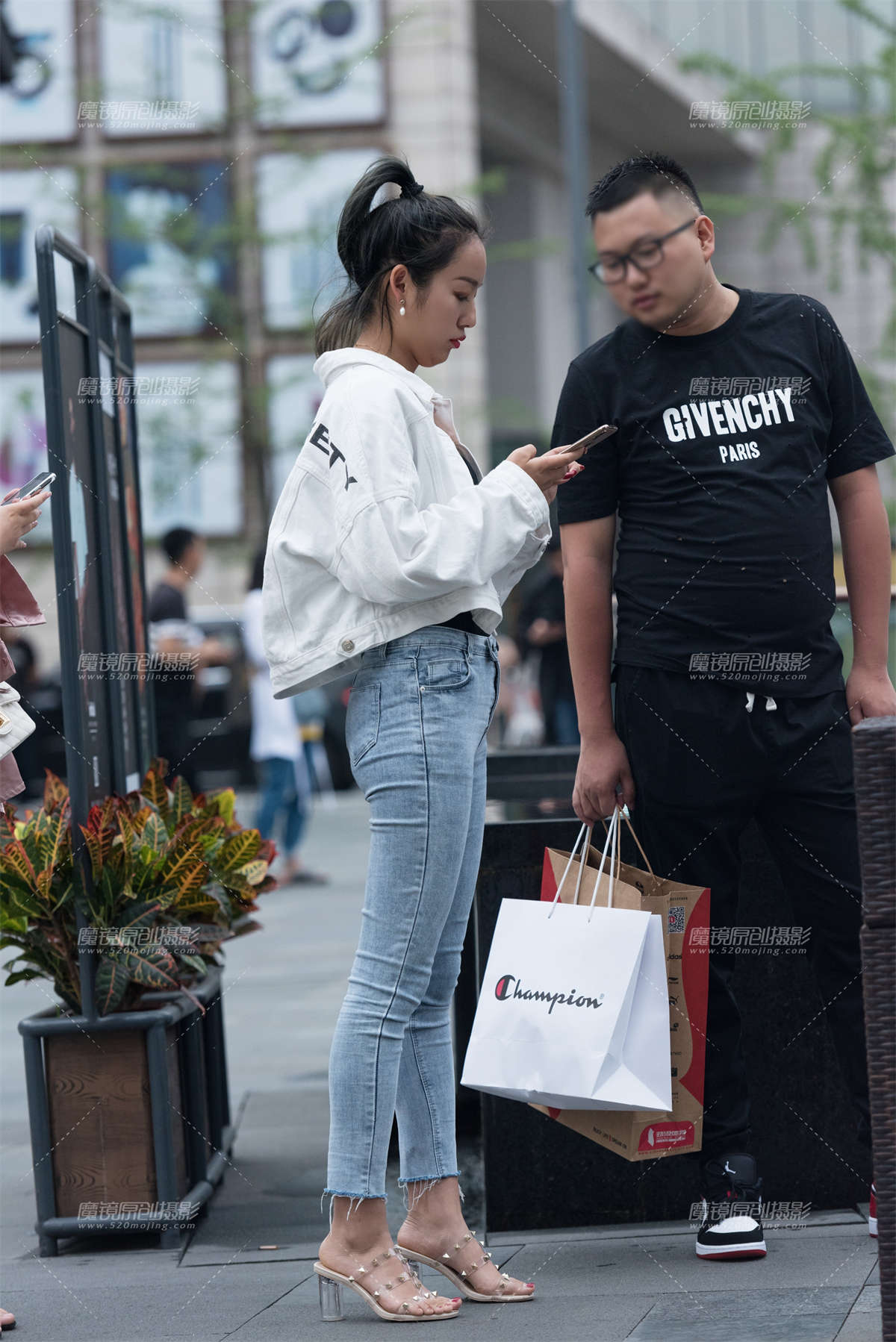 【慕容笙赛贴】过马路的美女-日更街拍