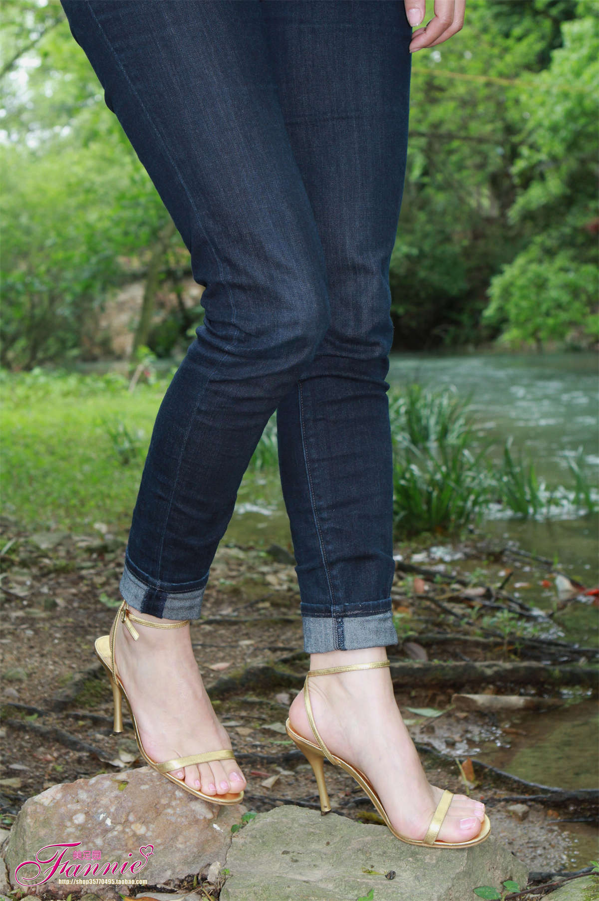 Fannie芬妮美足园NO.299 在水一方（5）-日更街拍