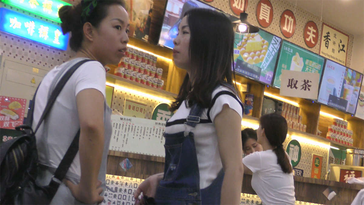 图片[2]-蓝色的美甲给夏天的酷暑降降火-日更街拍