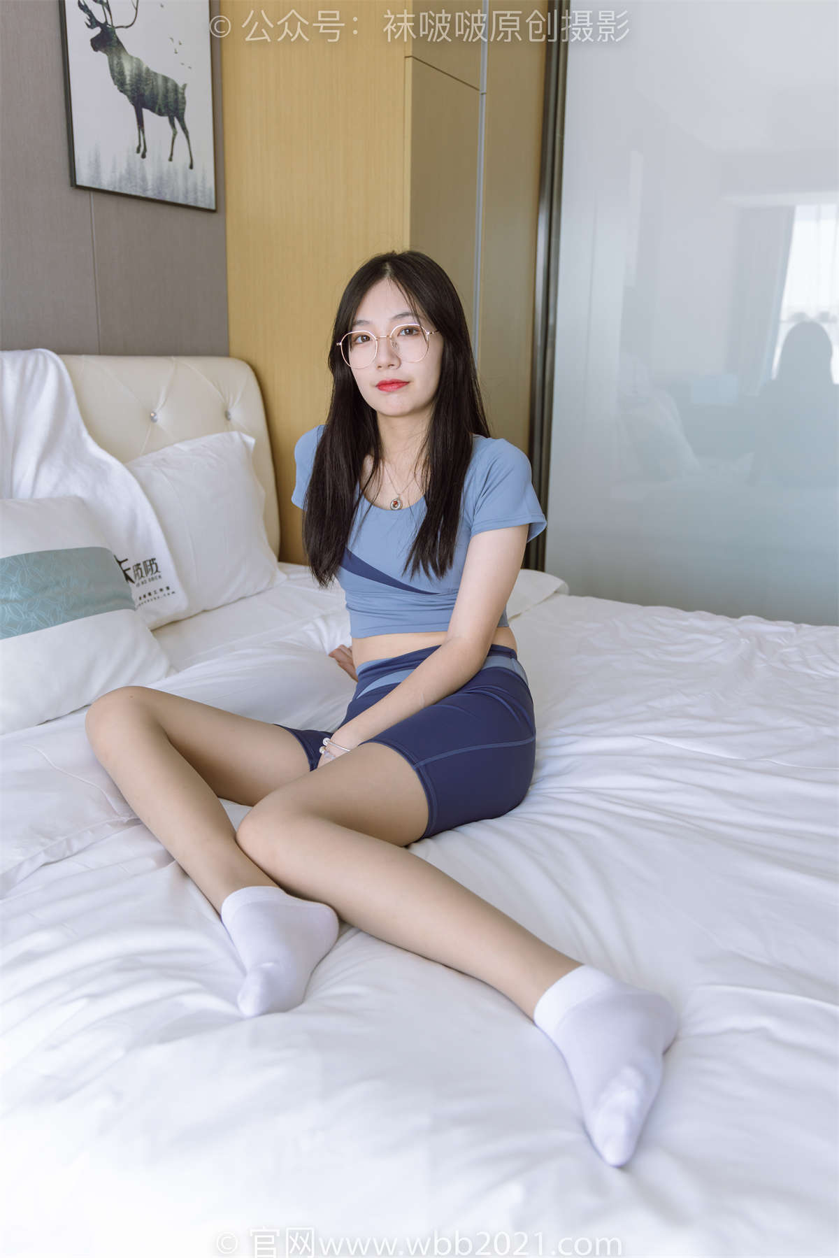 袜啵啵 No.269 小甜豆-运动鞋、白棉袜、灰丝（脚尖加固款）、瑜伽裤裤里丝 花絮版-日更街拍