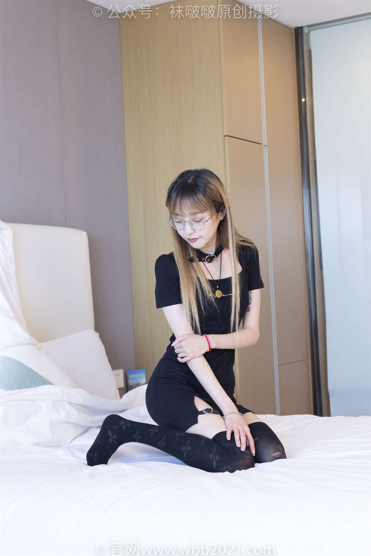 袜啵啵 No.270 稚予-高跟鞋、皮鞋、厚黑丝、黑色大腿棉袜 花絮版-日更街拍