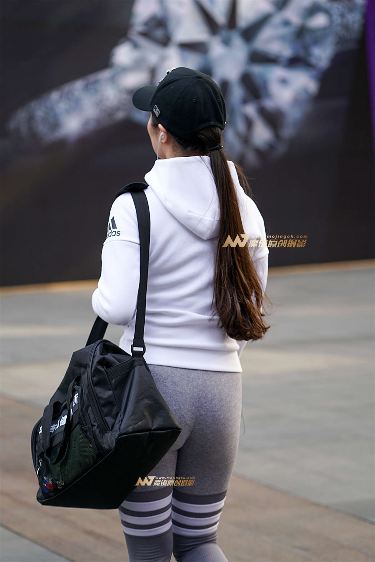 图片[2]-健身妹子下班回家-日更街拍