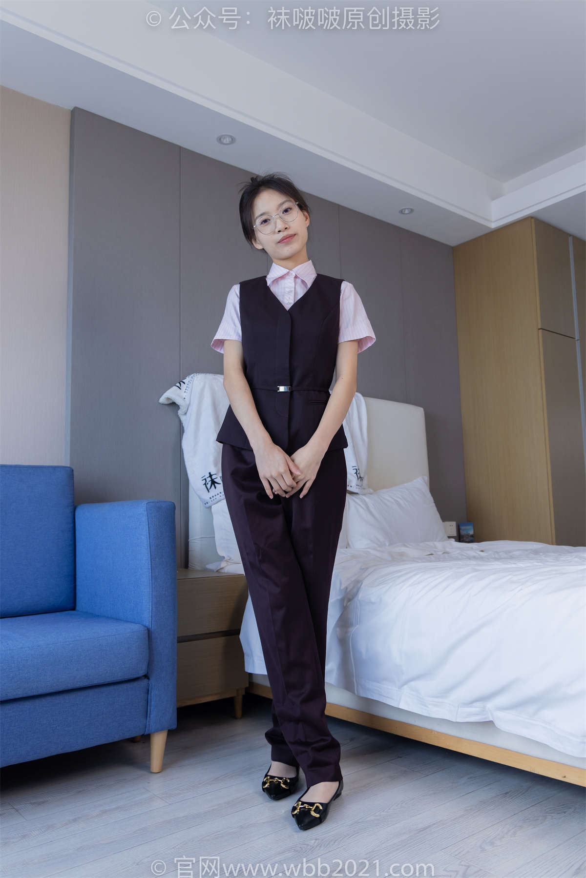 袜啵啵 No.271 芝士-平底鞋、短肉丝（脚尖加固款）、银行制服 花絮版-日更街拍