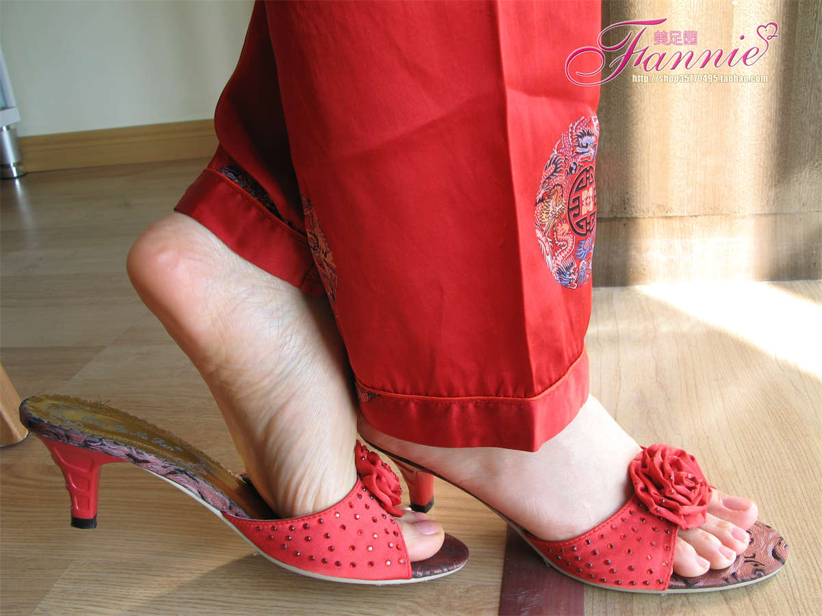 Fannie芬妮美足园NO.138 一帘幽梦（肉丝）-日更街拍