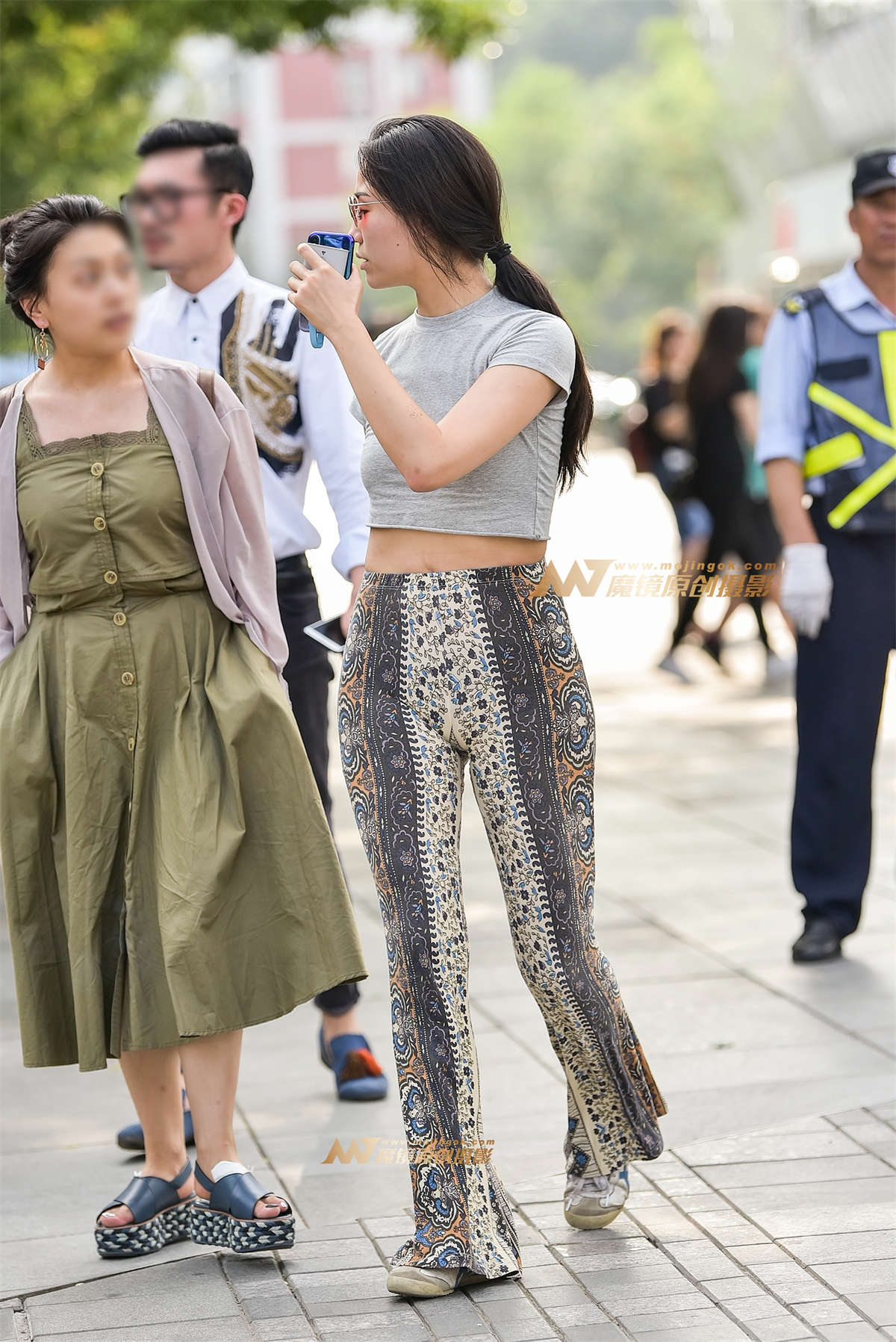 【赛德克赛帖】另类紧身喇叭裤-日更街拍