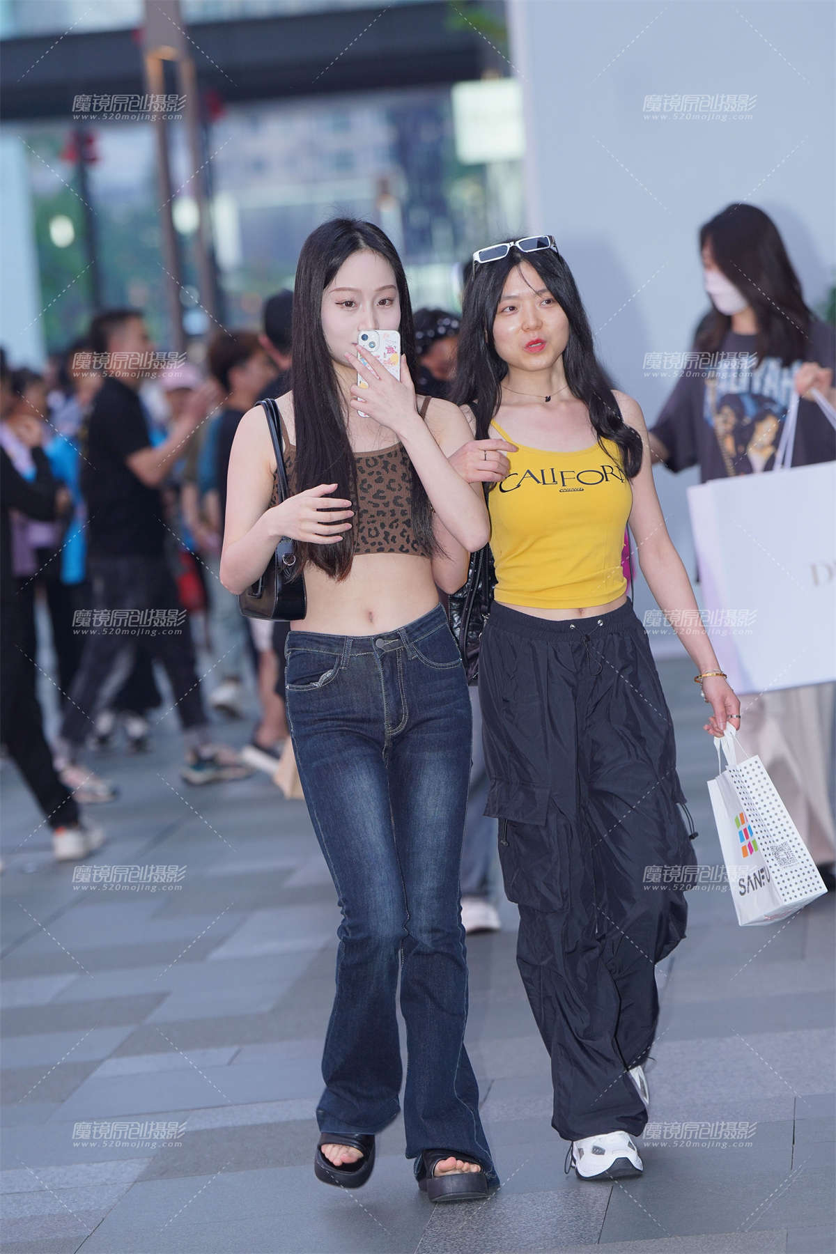 图片[2]-牛仔美眉-日更街拍