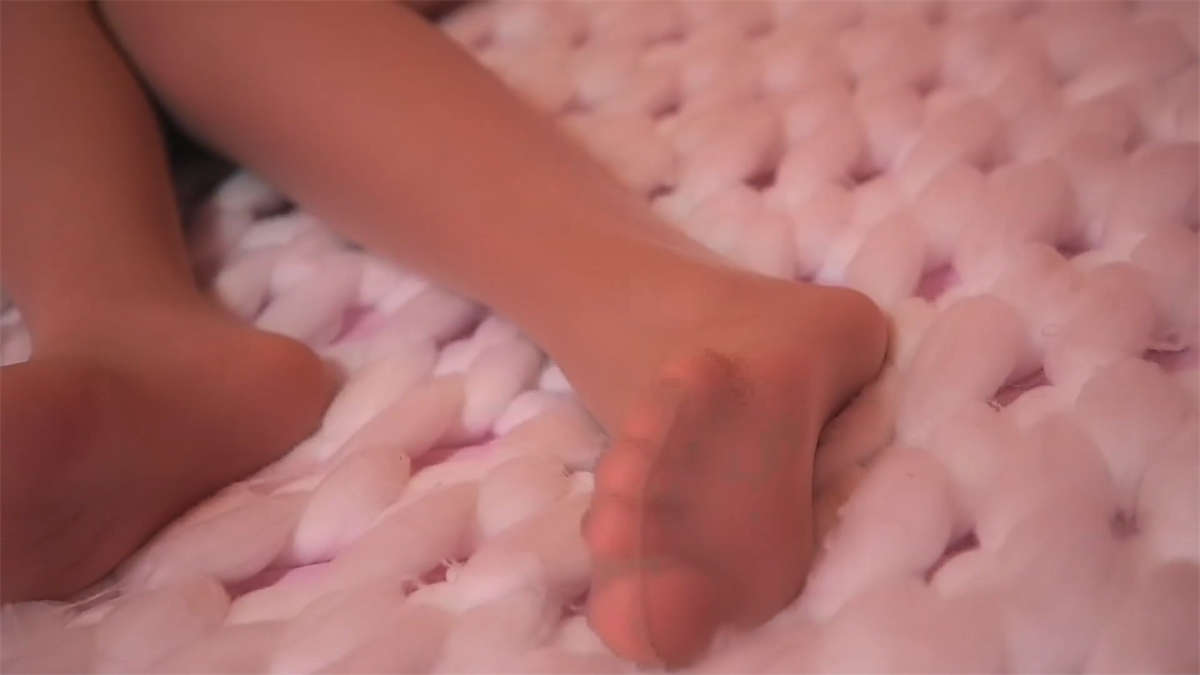 Ligui丽柜视频 2021.04.04 美足诱惑-日更街拍