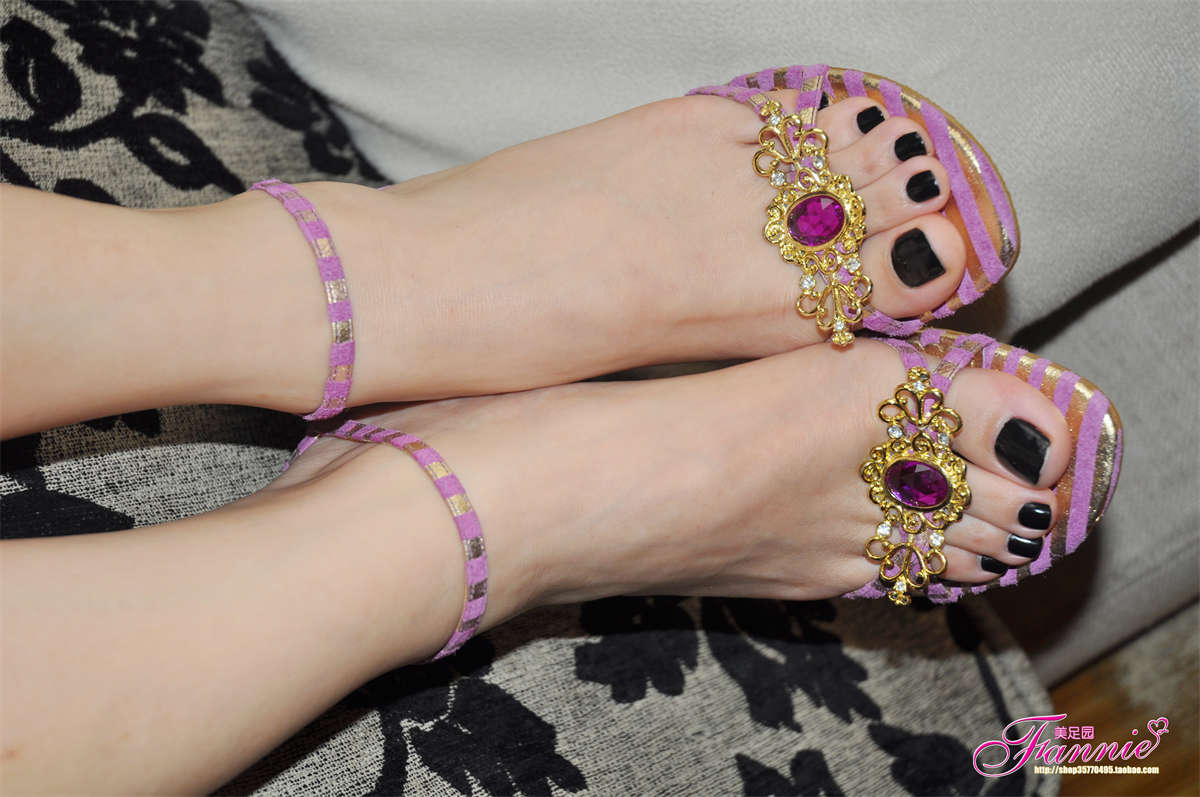 图片[2]-Fannie芬妮美足园NO.304 墨色迷离紫色高跟-日更街拍