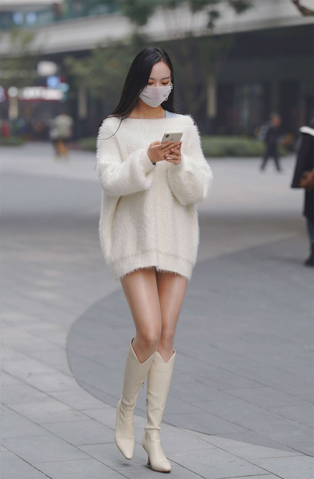 牛仔裙小姐姐-日更街拍