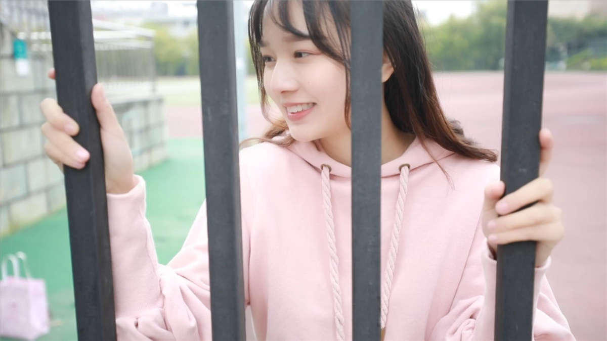 图片[2]-2019.05.20 玥玥 操场的小甜心-日更街拍