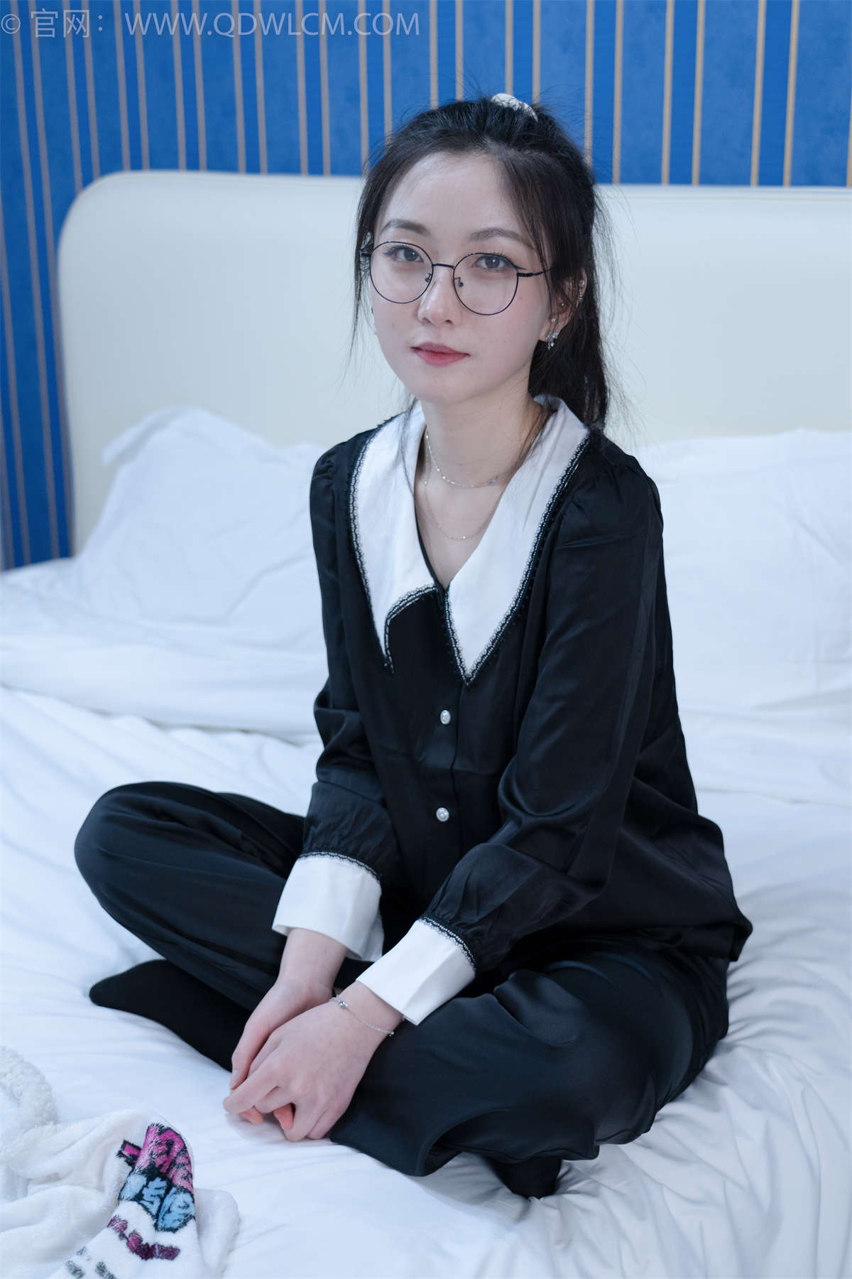 物恋传媒 NO.2047 川川-讨厌雨天-日更街拍