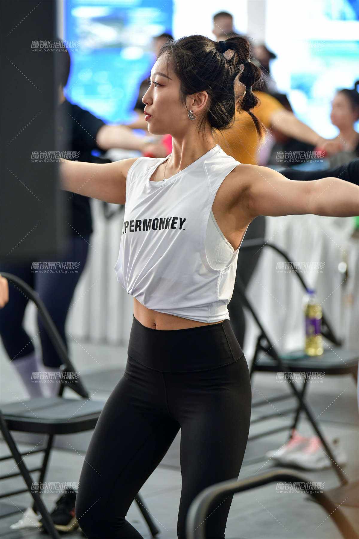 图片[2]-★热身紧身裤运动美女-日更街拍