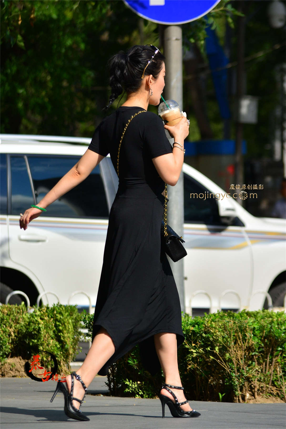 8-19 黑色连衣裙-日更街拍