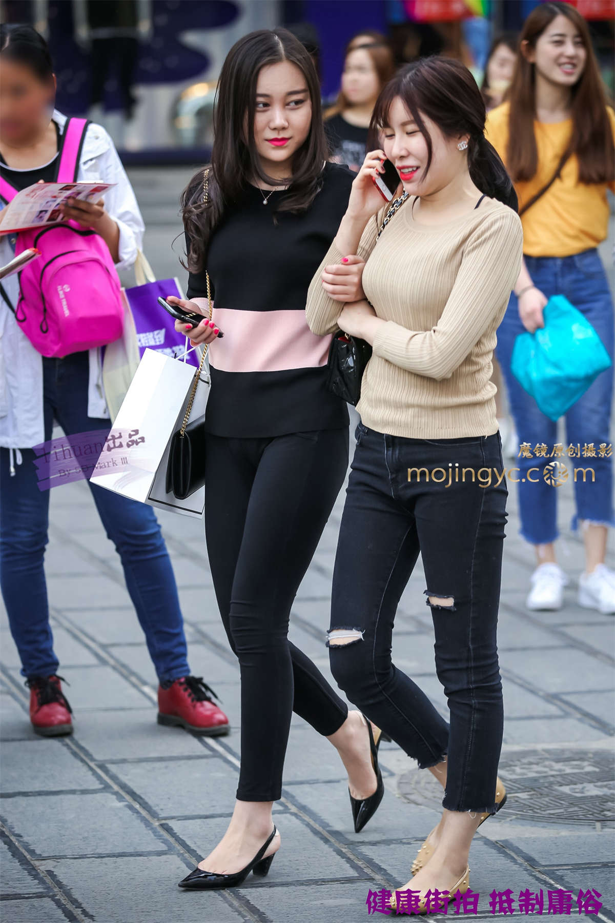 李欢原创-黑裤，丰腴-日更街拍