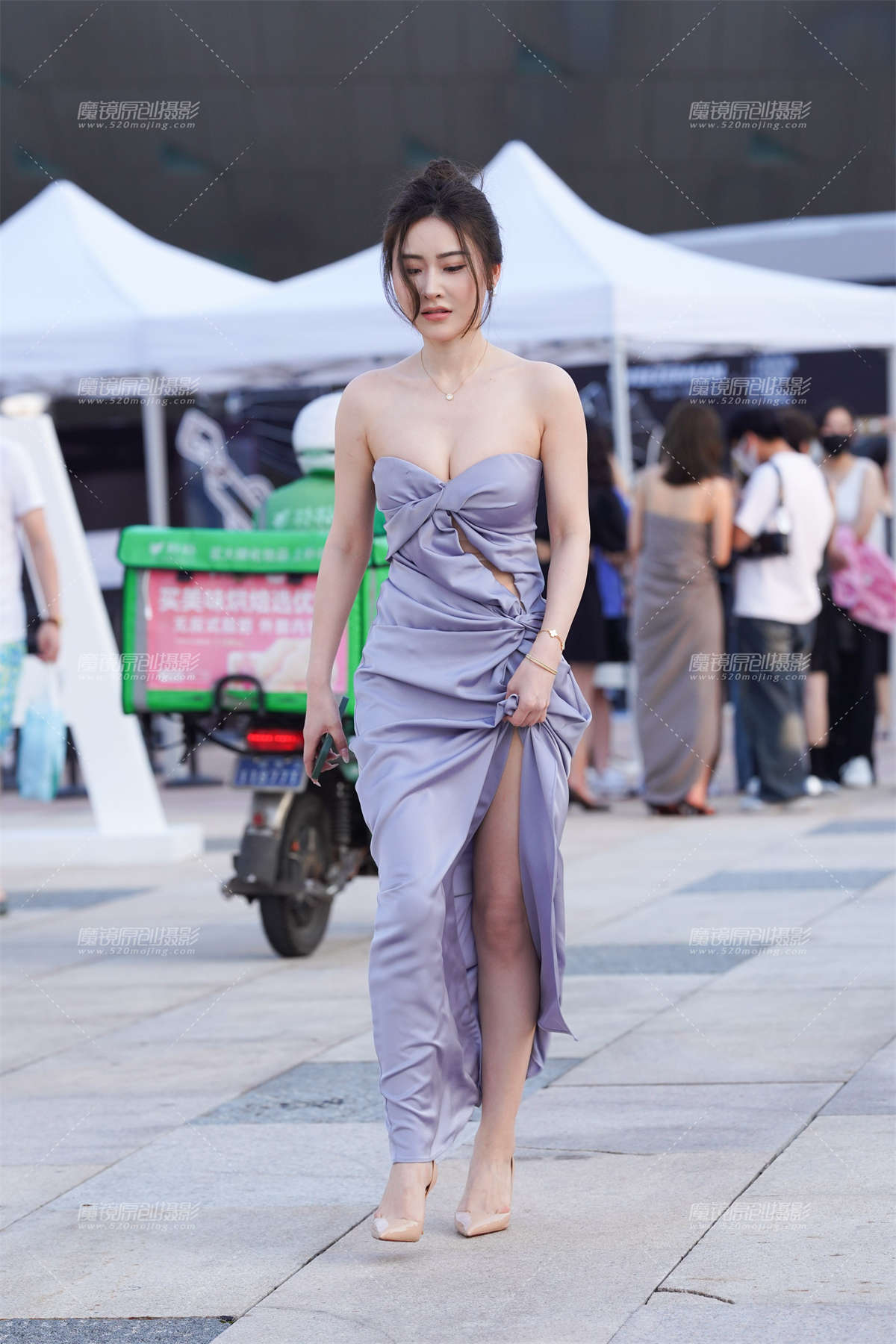 图片[2]-气质长裙美女-日更街拍