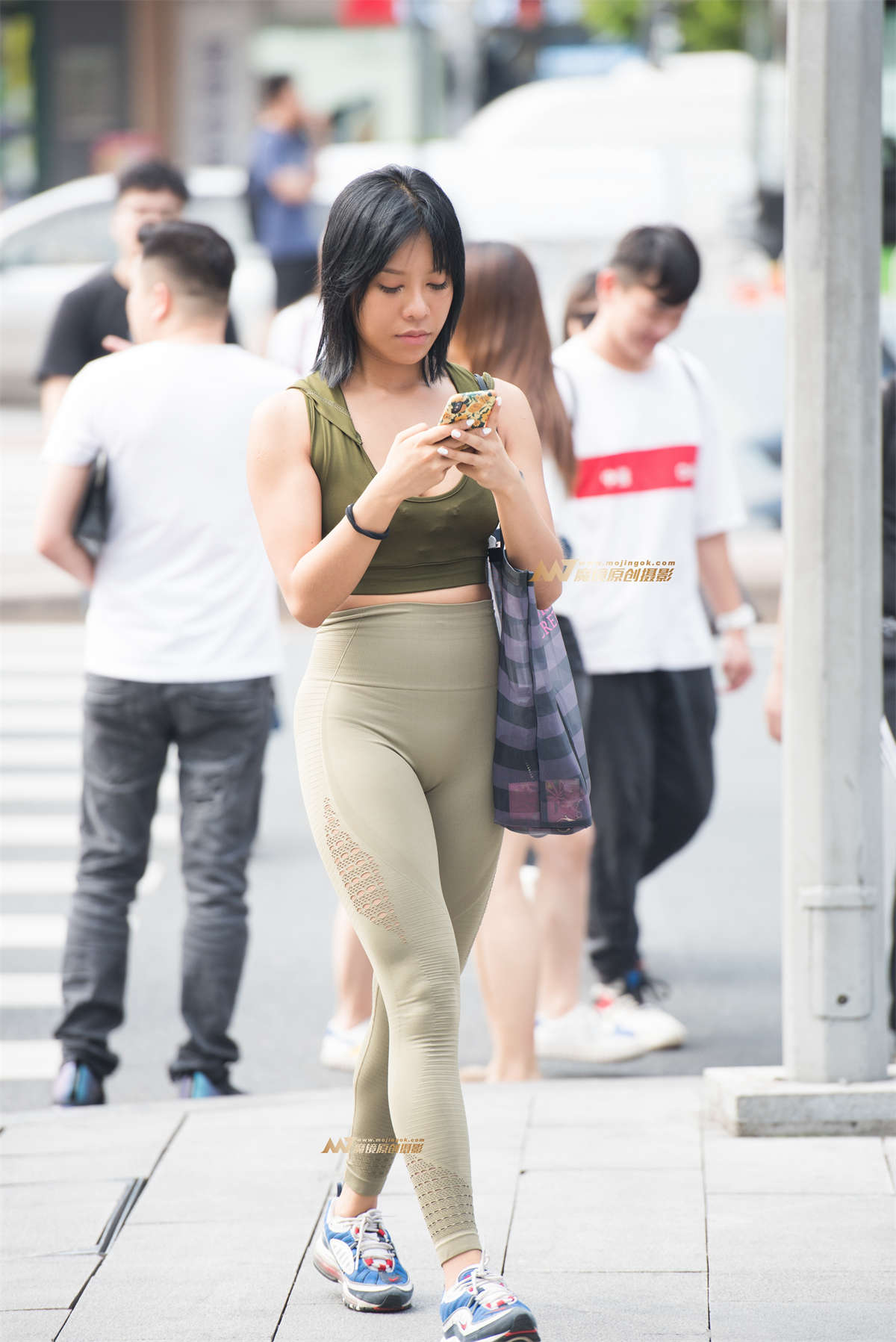 逛街的美女-日更街拍