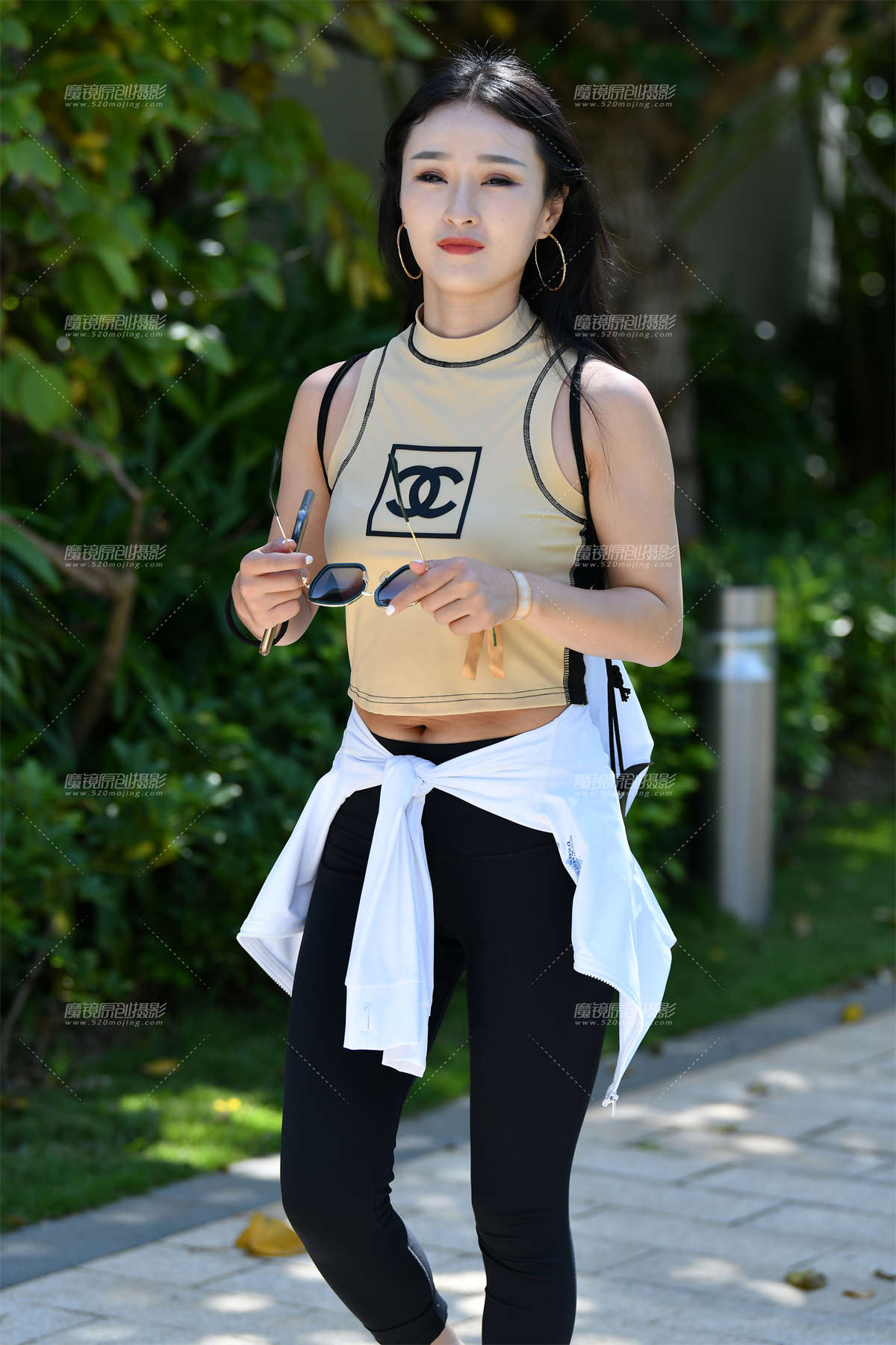 ★紧身黑裤气质美女-日更街拍