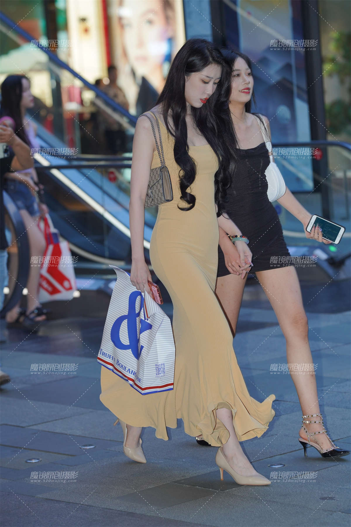 包臀裙美女-日更街拍