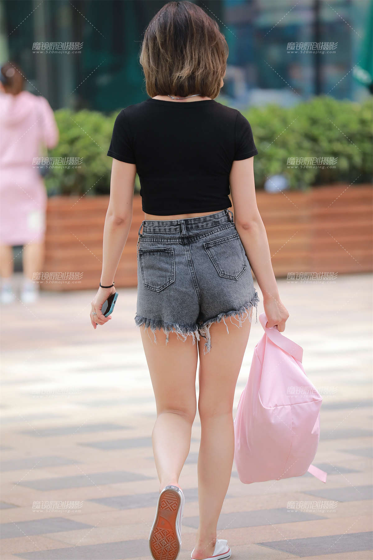 图片[2]-热裤美眉-日更街拍