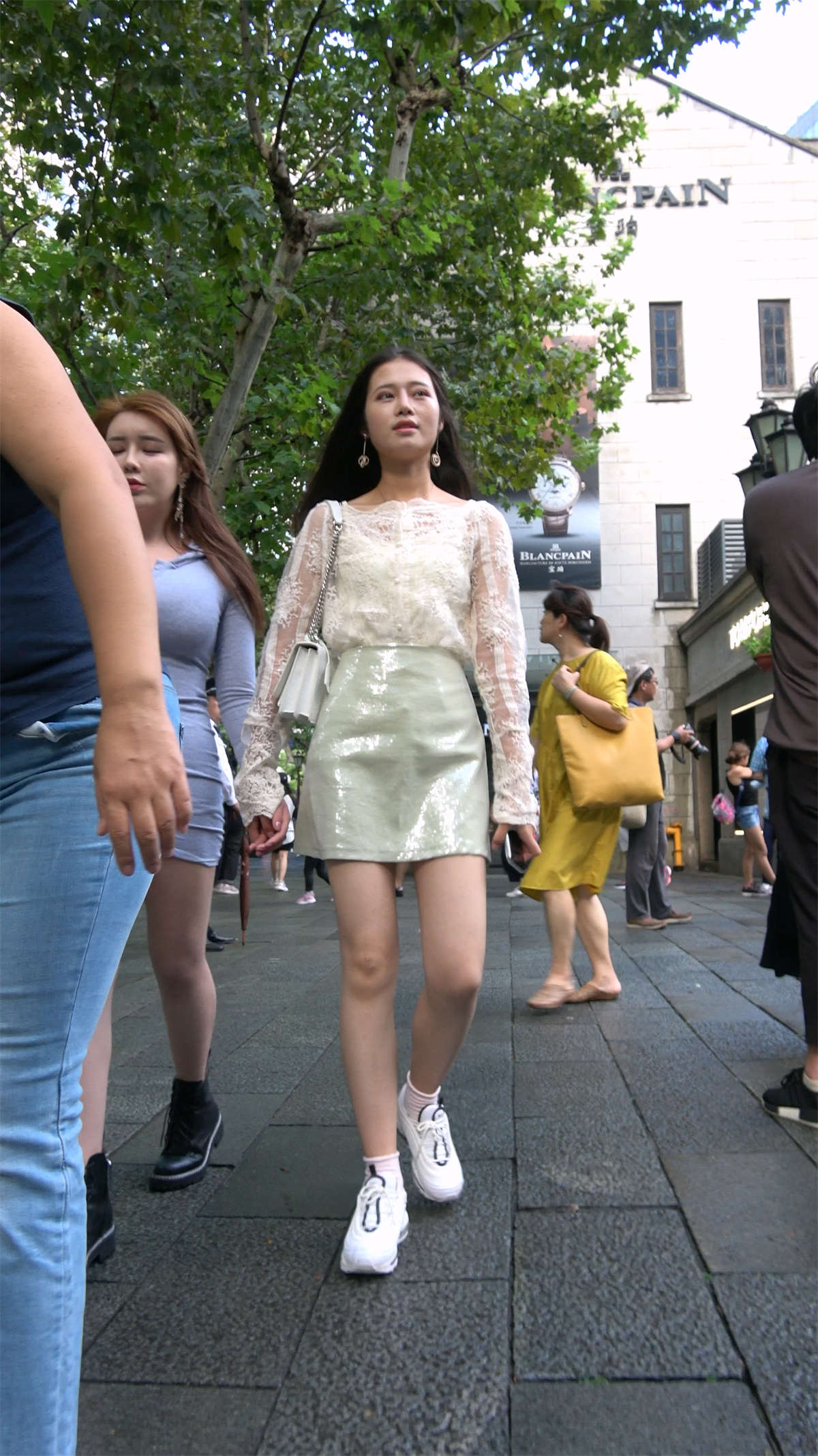 图片[2]-喜欢拍照的美女姐妹-日更街拍