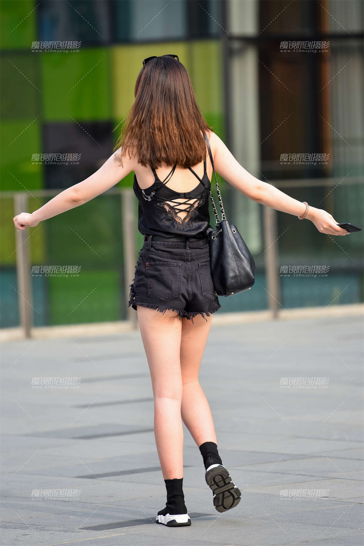 图片[2]-【赛德克赛帖】高冷性感热裤美女-日更街拍