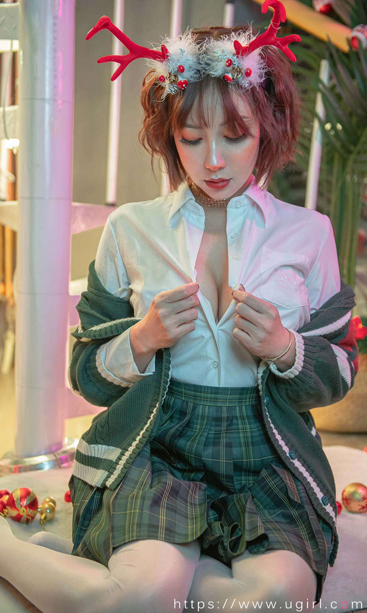 Ugirls爱尤物 NO.2243 果儿Victoria 假日狂欢-日更街拍