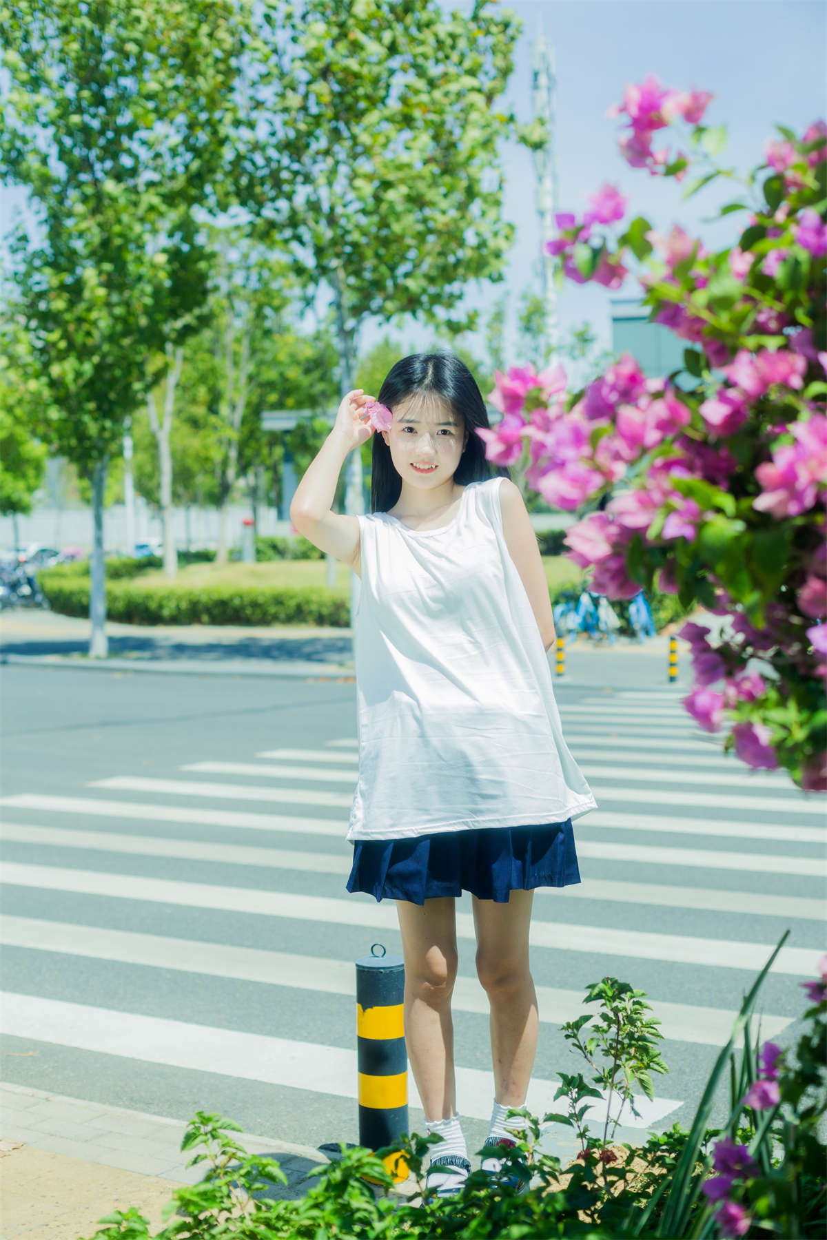 YITUYU艺图语 2022.09.30 街心三角梅 小怡妹妹cute-日更街拍