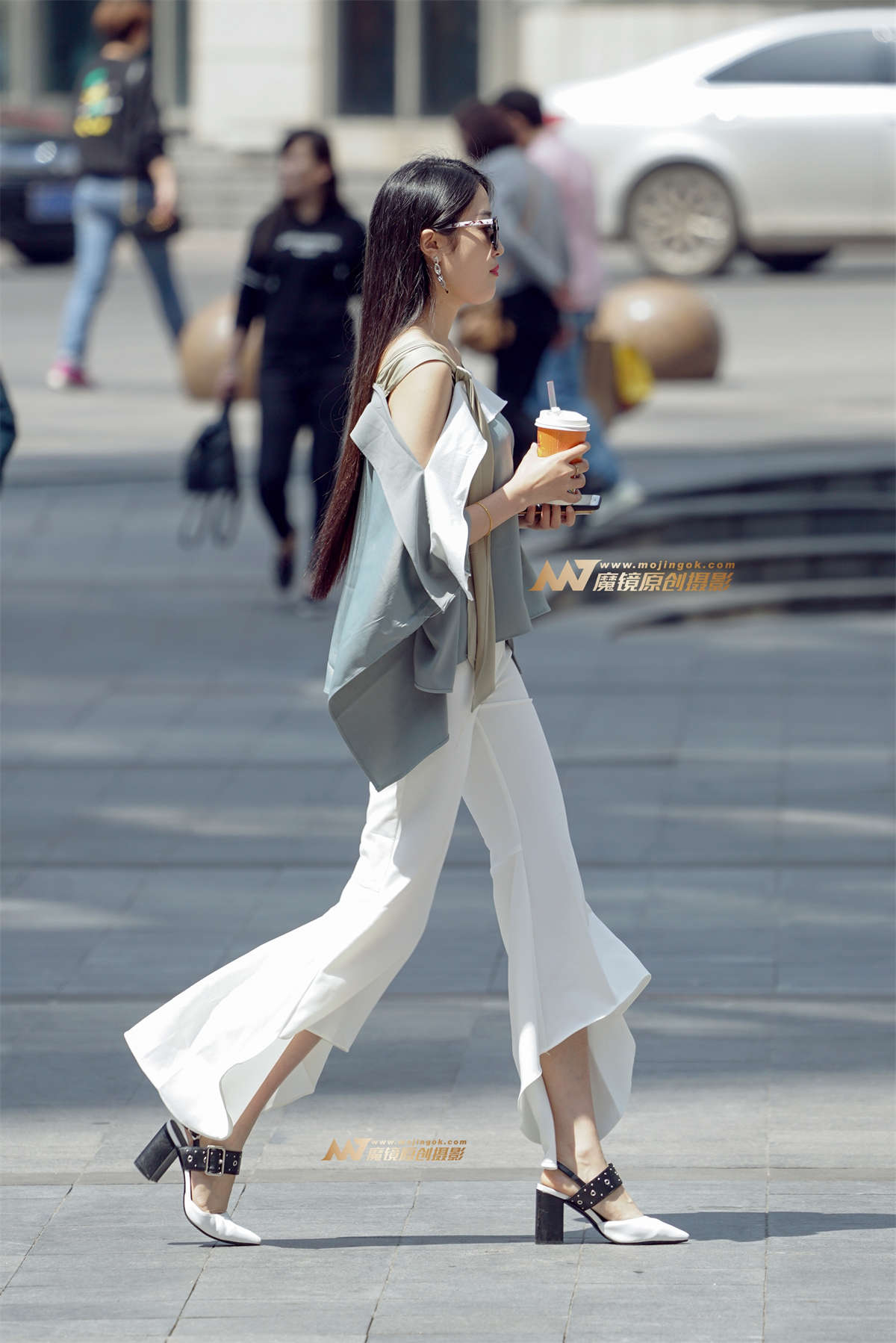 图片[2]-春天。像风一样的妹子-日更街拍