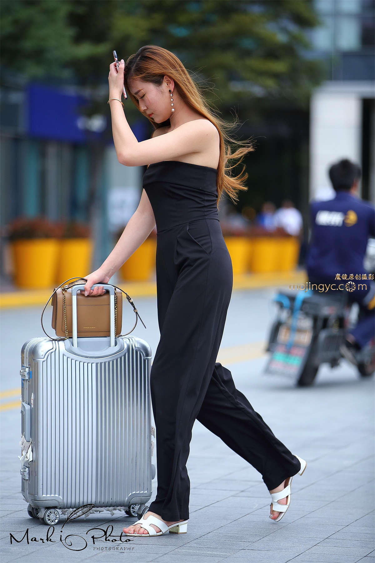 黑色纤薄连衣长裤-日更街拍