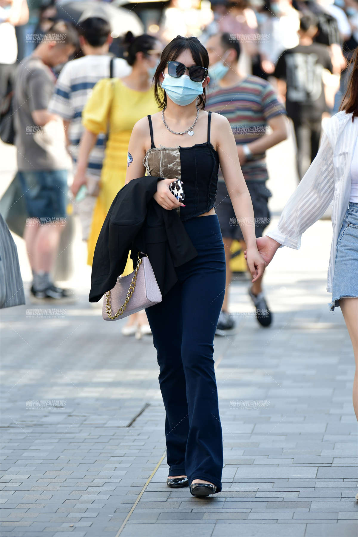 图片[2]-★白皙蓝裤美女★-日更街拍