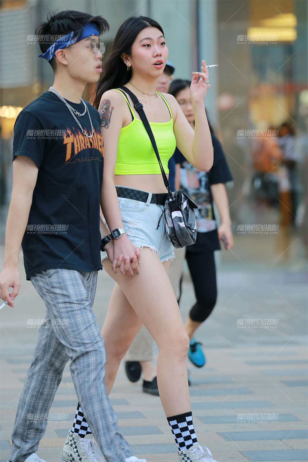 热裤美女-日更街拍