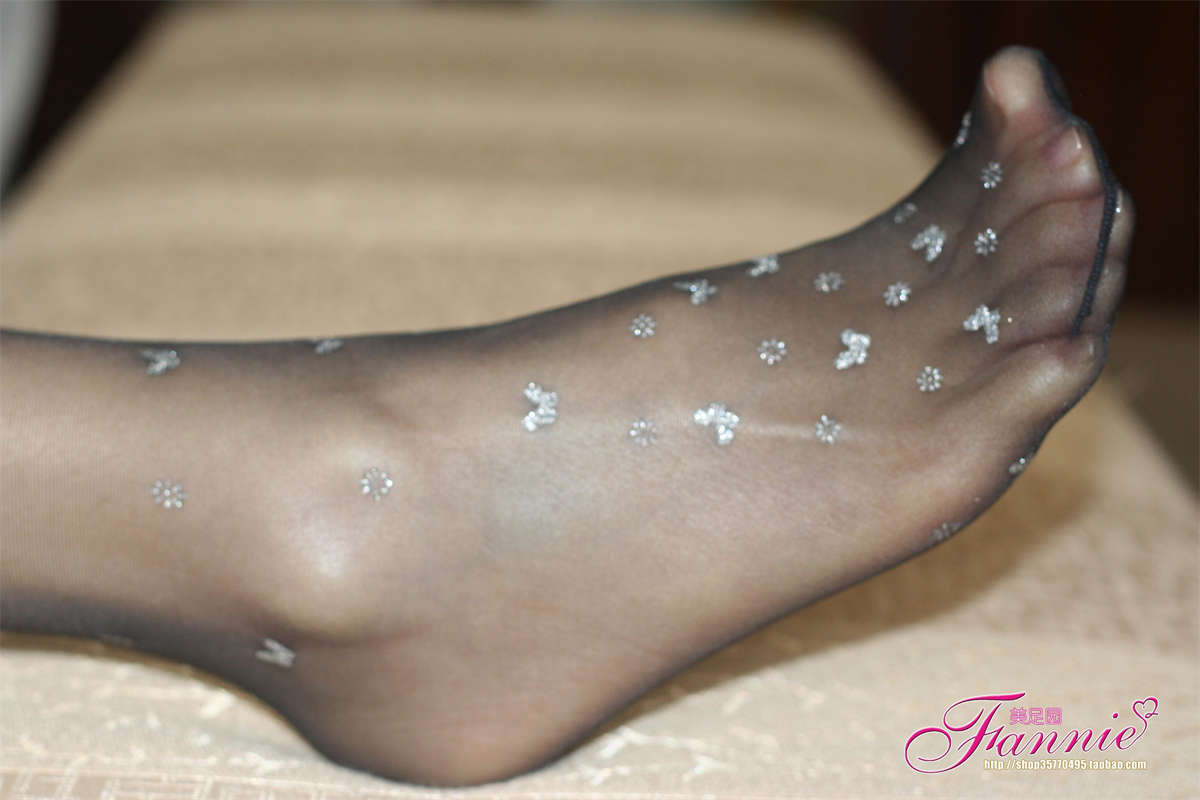 Fannie芬妮美足园NO.150 丝丝入扣-日更街拍