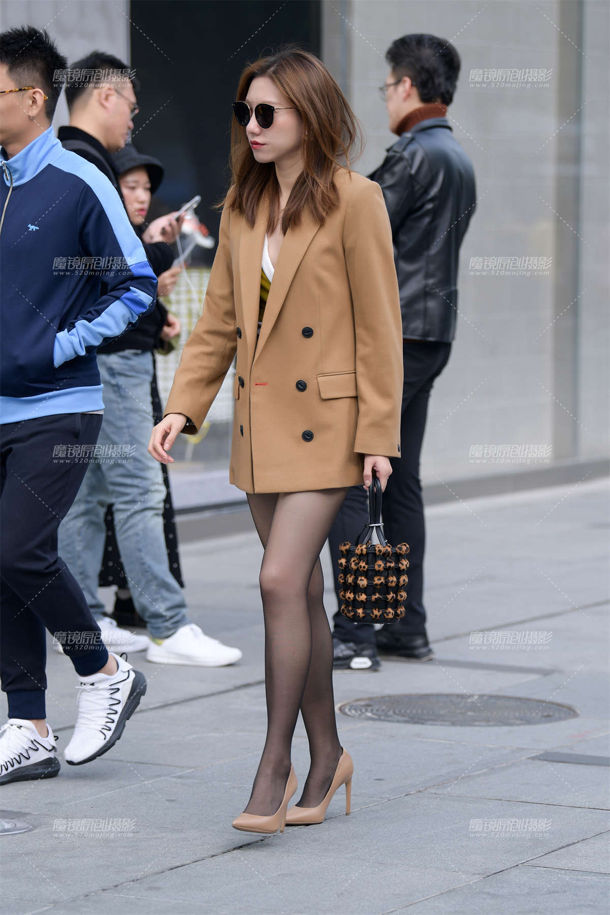 图片[2]-★细高跟黑丝美女-日更街拍