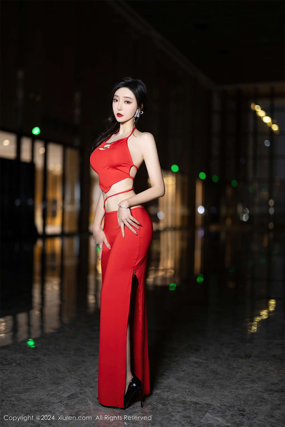 图片[2]-Xiuren秀人网 2024.04.11 NO.8378 王馨瑶yanni-日更街拍