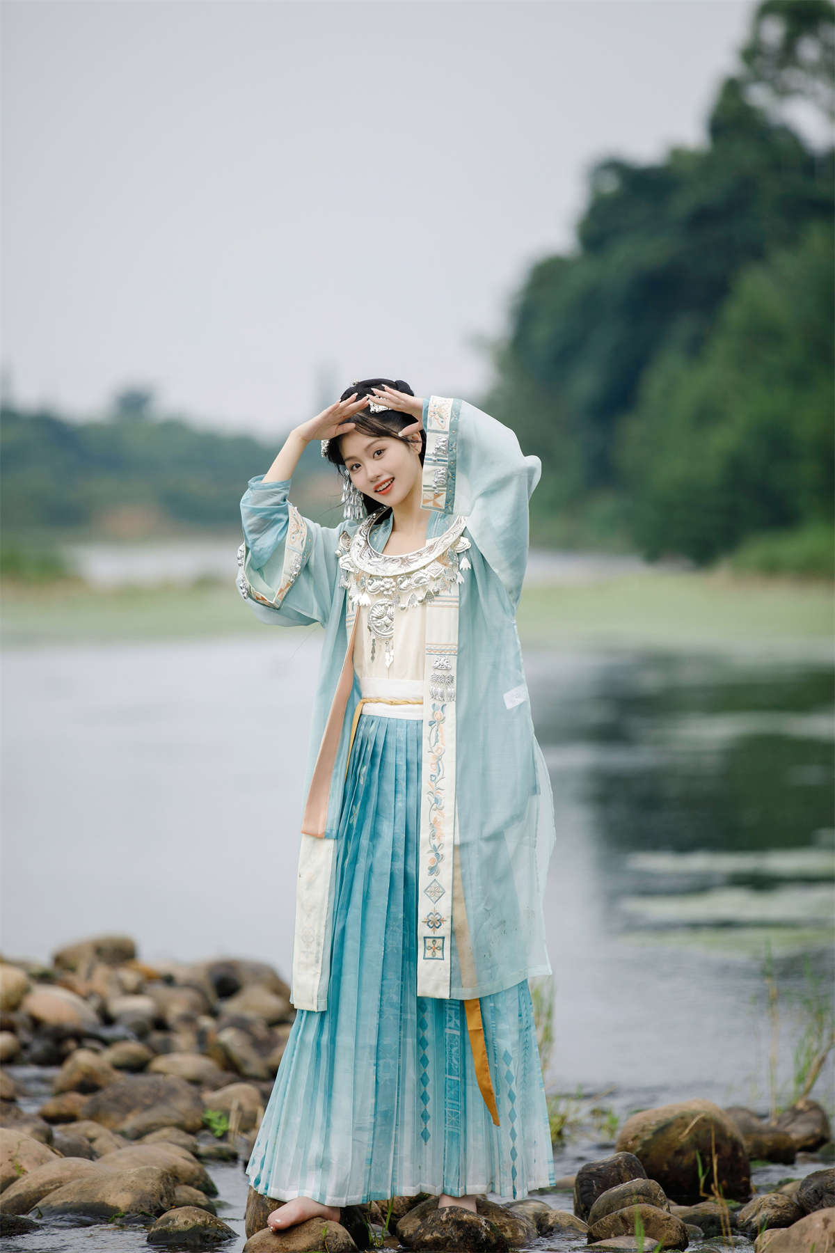 YITUYU艺图语 2022.09.09 苗疆少女 王大可插图1