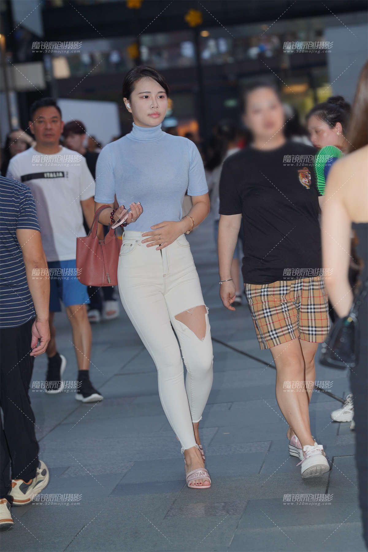 紧牛饱满-日更街拍