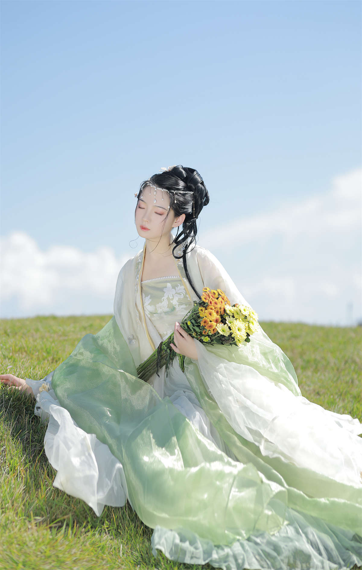 YITUYU艺图语 2022.09.30 夏日长 落花人独立-日更街拍