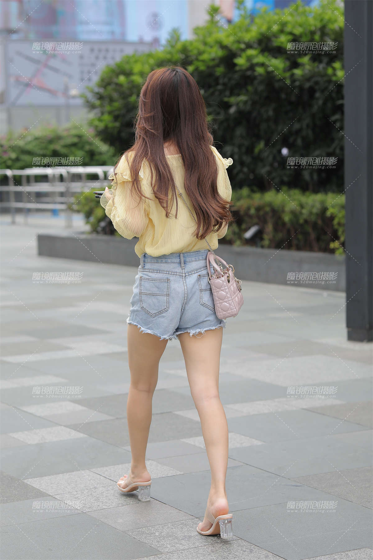 图片[2]-【凯恩赛贴】热裤美眉-日更街拍