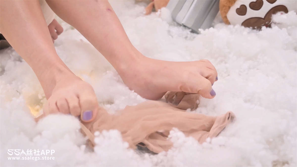 SSA丝社视频 NO.0146 君君 皮尔卡丹丝袜-日更街拍