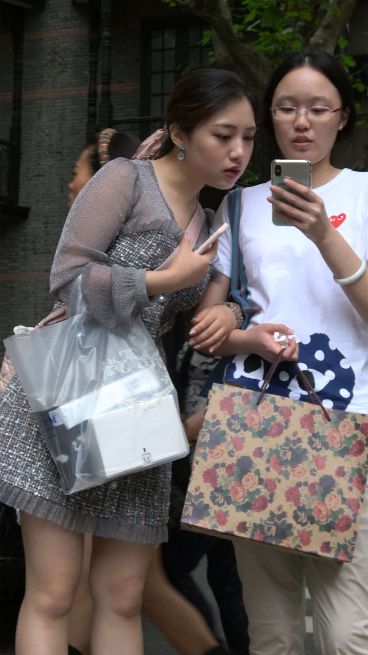 图片[2]-气质高跟温柔美女-日更街拍