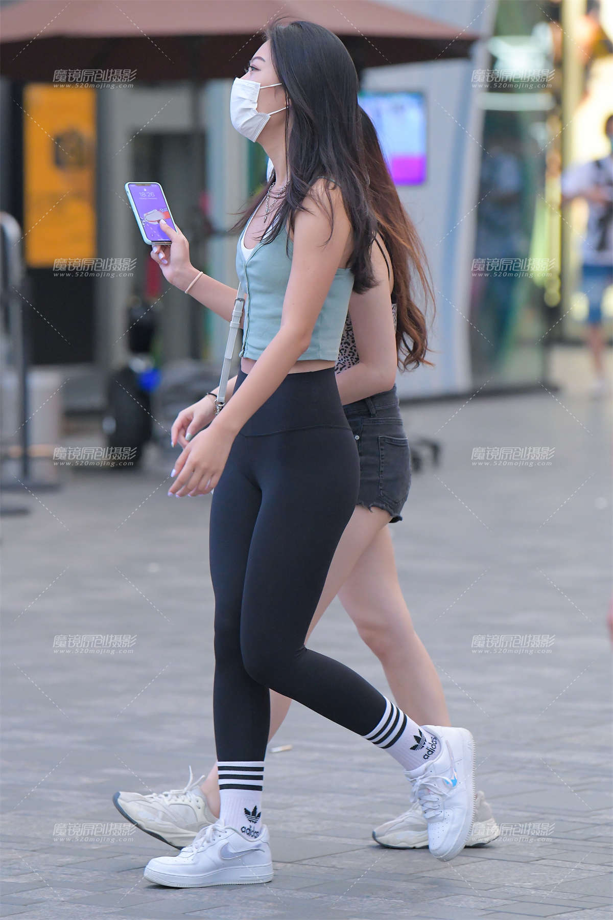 紧身美女-日更街拍