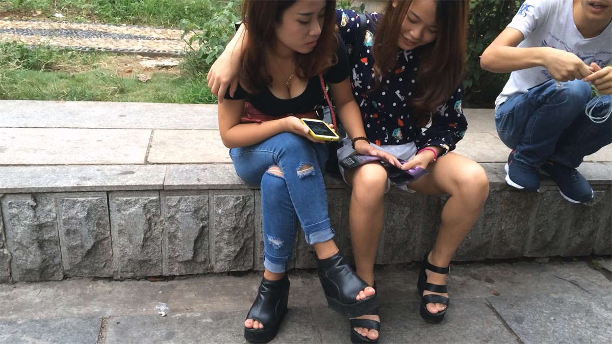 图片[2]-紧牛美女-日更街拍