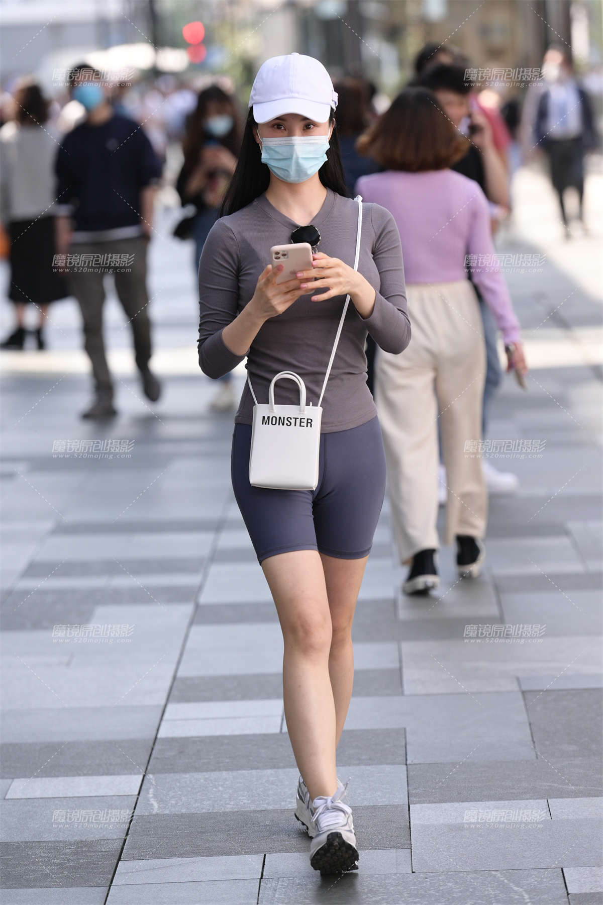 瑜伽裤美女-日更街拍