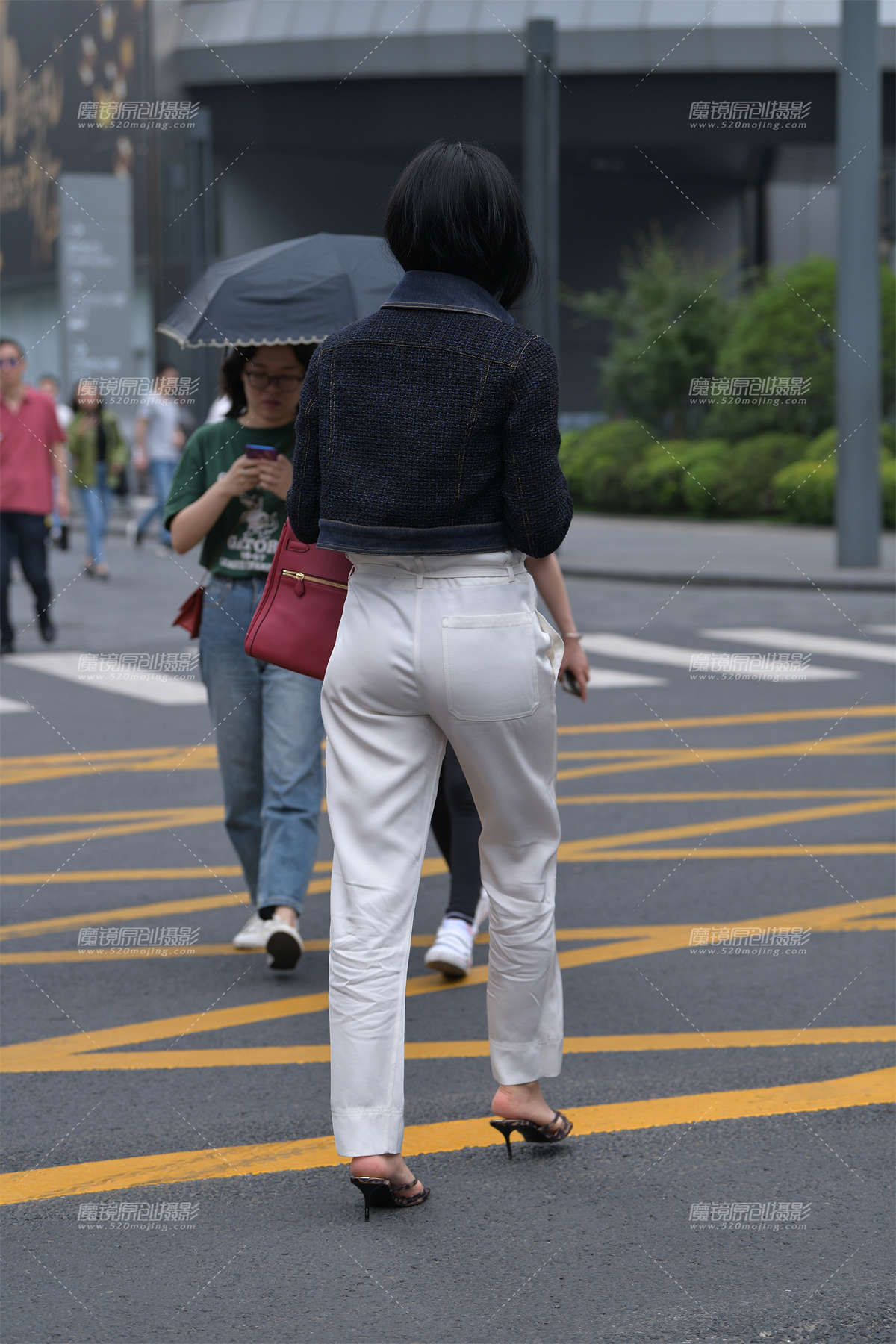 图片[2]-【视觉冲击赛贴】高挑白裤美女-日更街拍